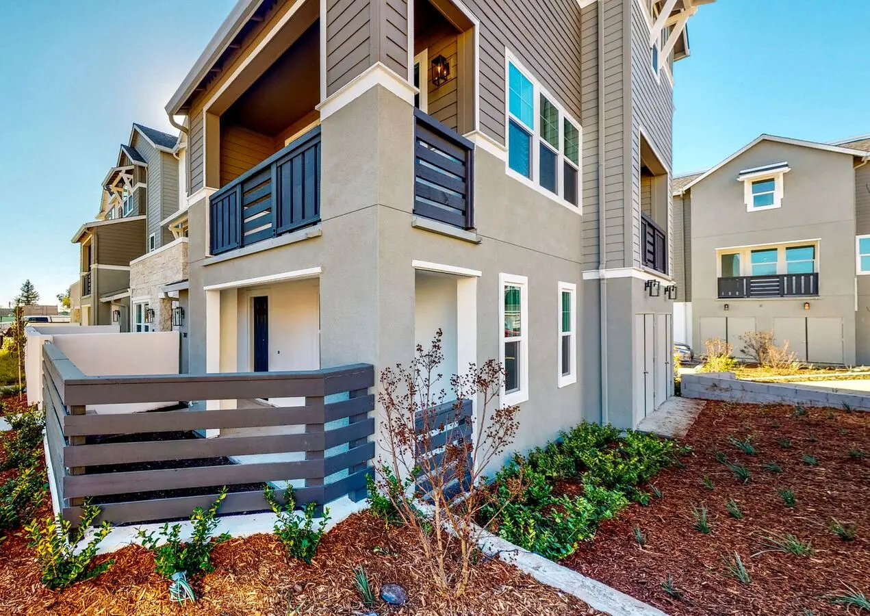 Beautiful Newly Constructed Fountain Grove 3 Bedroom 2.5 Bathroom Townhome With A/c And Solar photo 4
