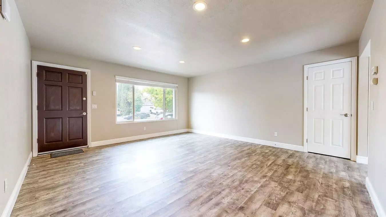 Bright 2 Bedroom, 1 Bathroom Single Family Home! Attached 2 Car Garage And Landscaping Included! photo 5