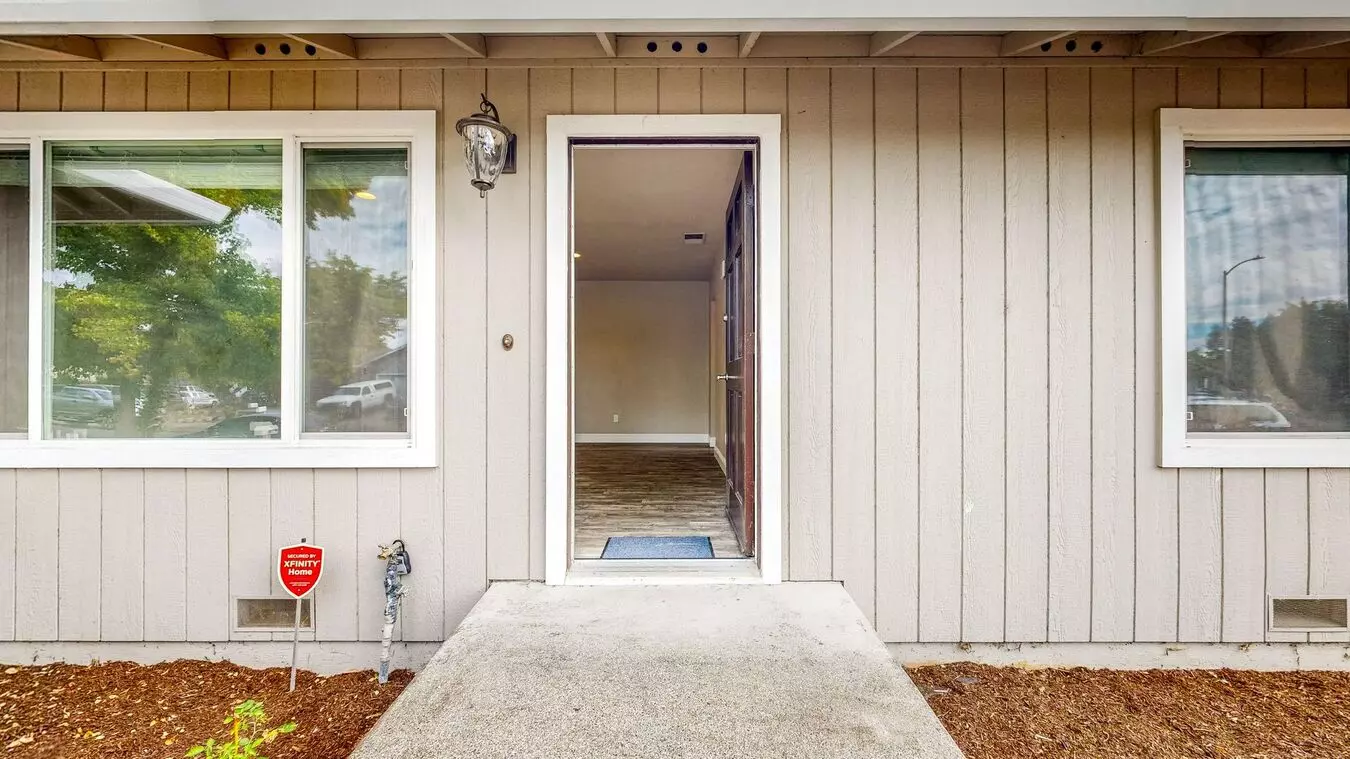 Bright 2 Bedroom, 1 Bathroom Single Family Home! Attached 2 Car Garage And Landscaping Included! photo 3