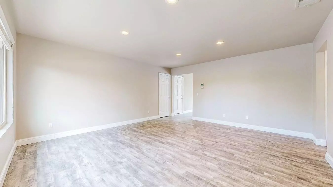 Bright 2 Bedroom, 1 Bathroom Single Family Home! Attached 2 Car Garage And Landscaping Included! photo 4