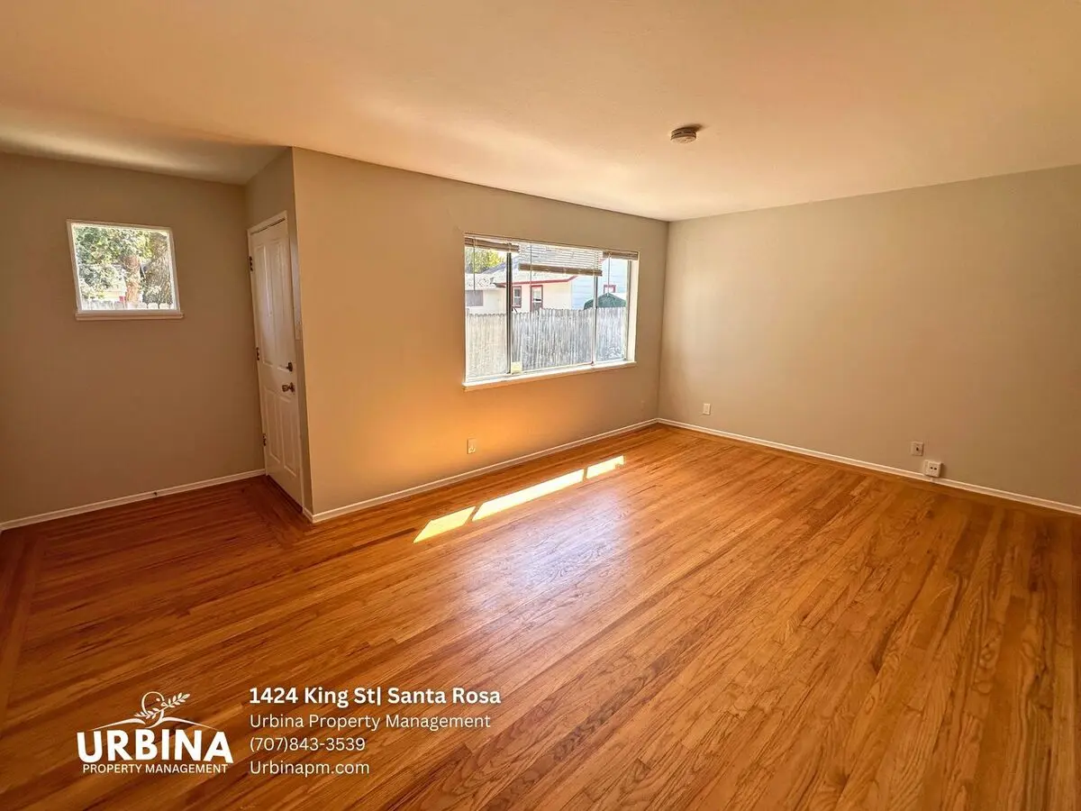 Charming 2-bedroom Duplex Near Santa Rosa Junior College photo 3