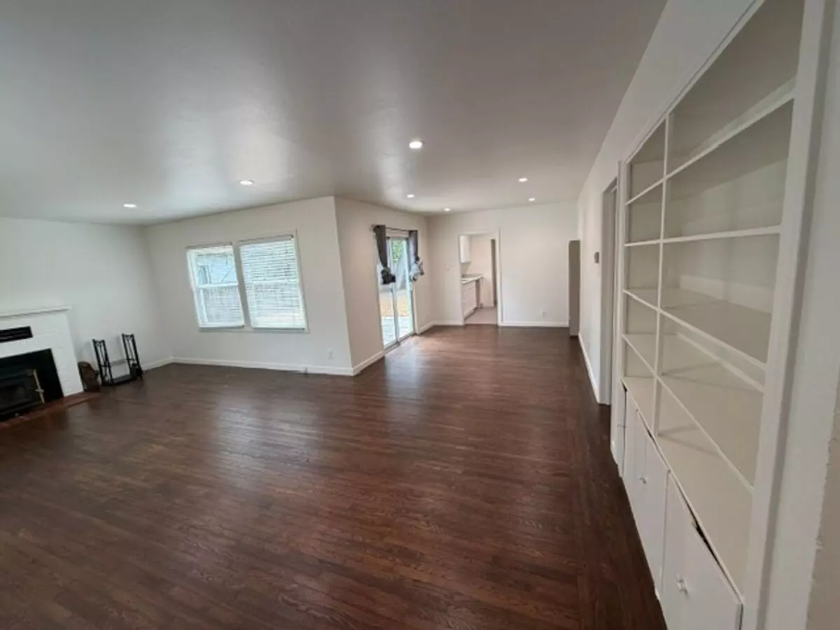 2009 Orchard St Santa Rosa, CA 95404 photo 4