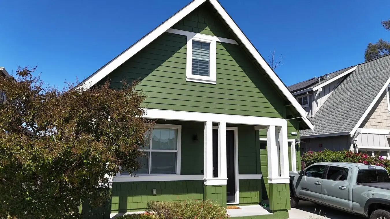 Coming Soon! Bright And Beautiful 3 Bedroom, 2.5 Bathroom Single Family Home! photo 5