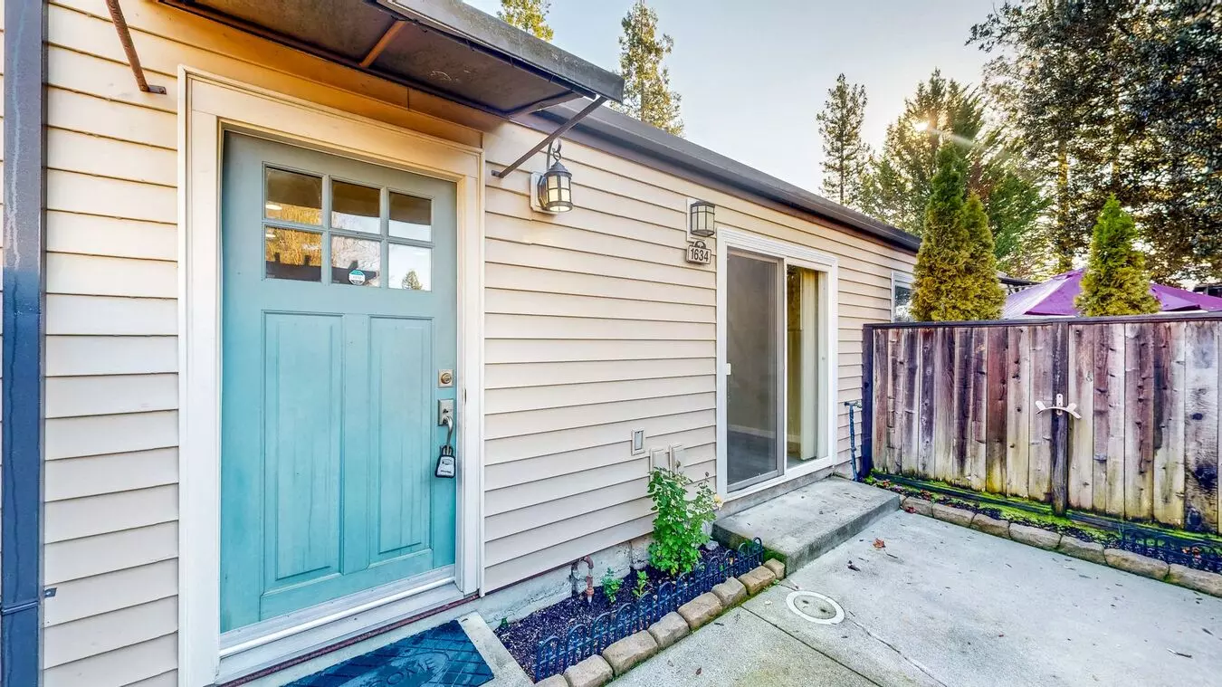 Cozy 1 Bedroom 1 Bath End Unit Condo With 1 Car Garage And Private Patio Located Next To Peterson Lane Park!