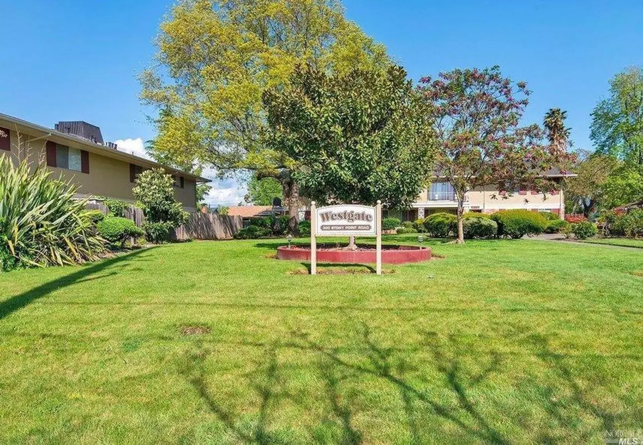 300 Stony Point Rd #184 photo 2