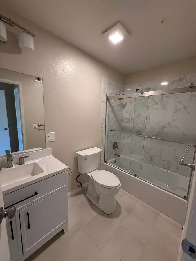 300 Stony Point Rd #184 photo 4