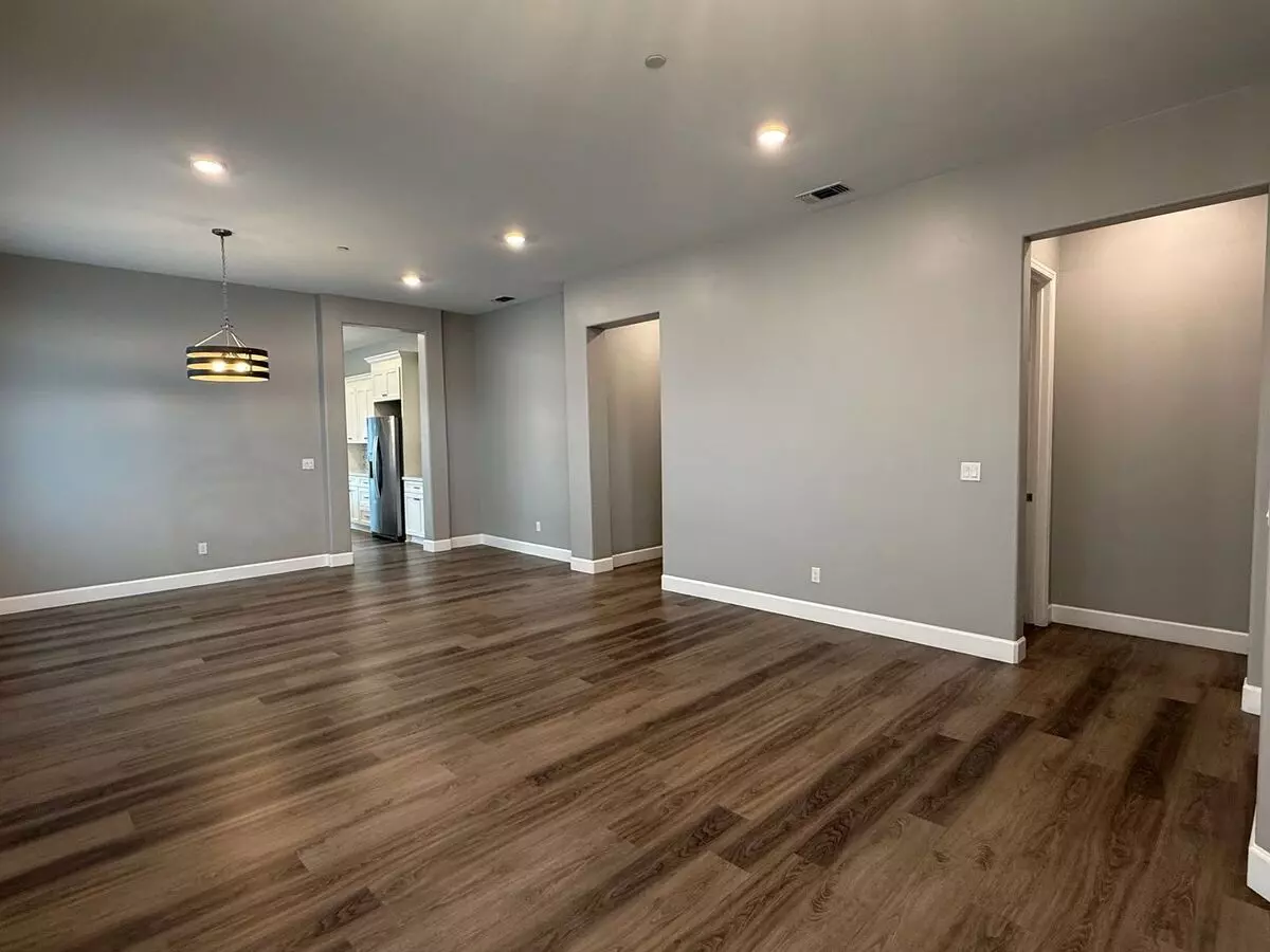 Gorgeous 4 Bedroom 3 Bathroom Single Level New Construction Home In Northeast Santa Rosa photo 4