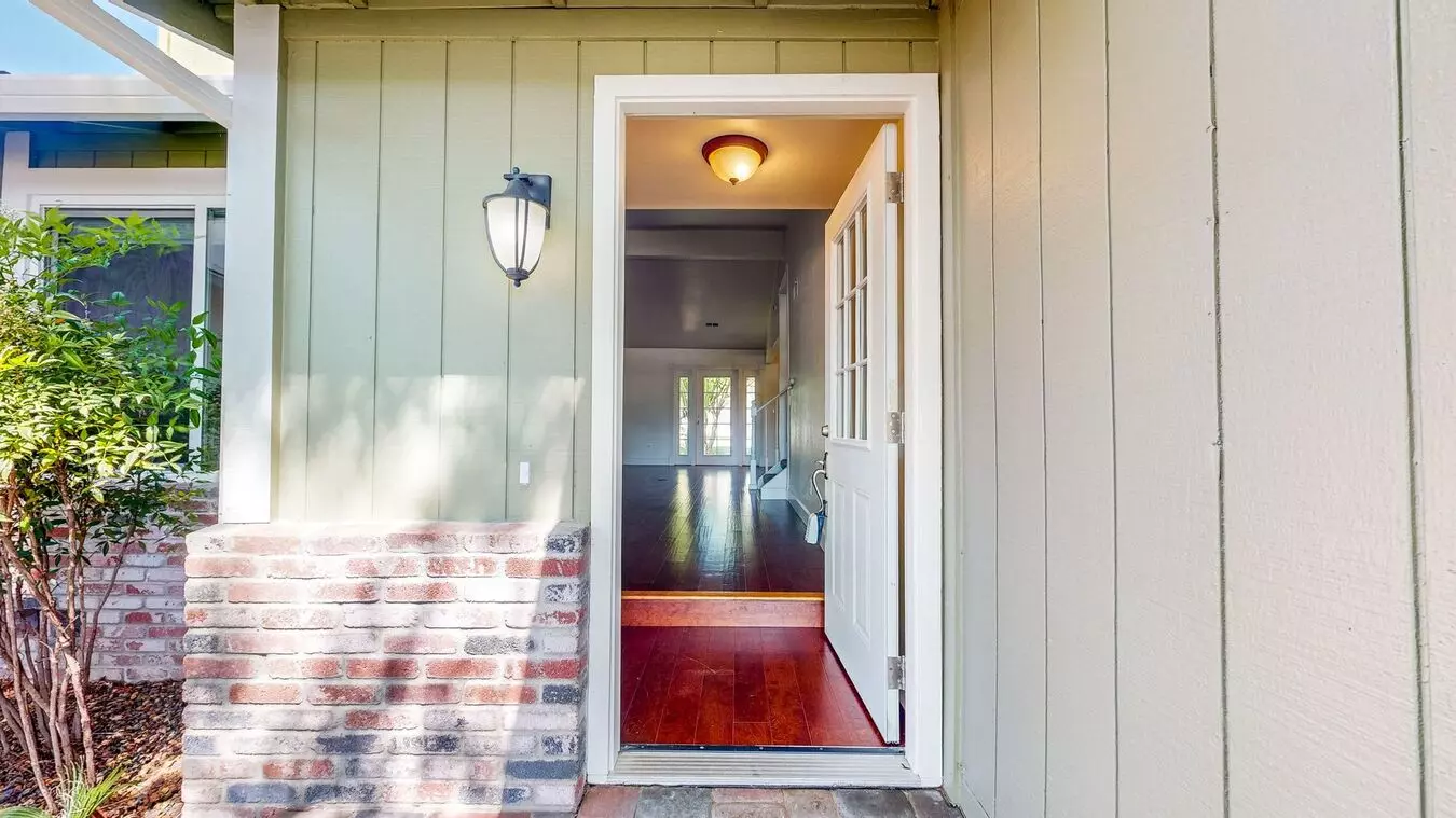 Pure Property Management Presents: 3 Bd 2.5 Ba In Larkfield W/ Beautiful Backyard W/ Pure Property Management! photo 5