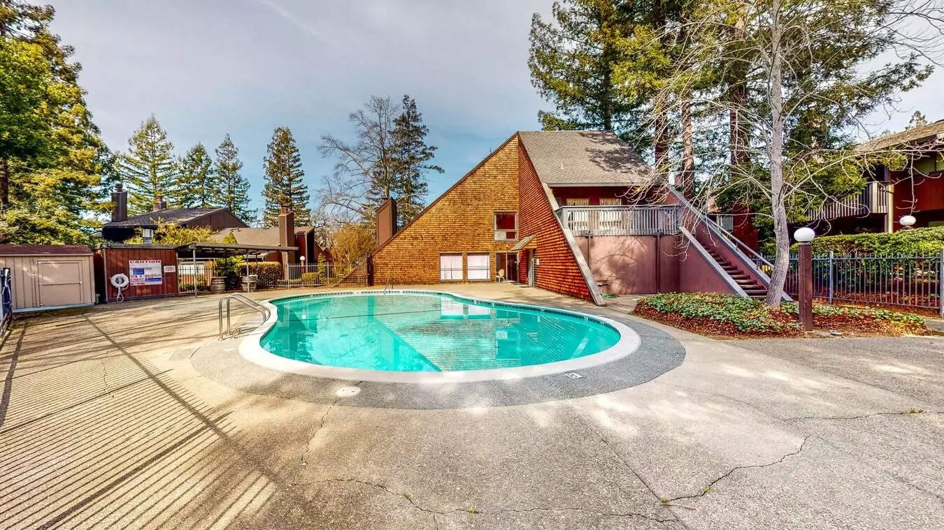 372 Los Alamos Rd Santa Rosa, CA 95409
