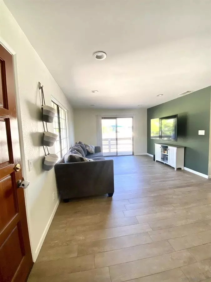 8834 Tamberly Lane, Santee, CA 92071 photo 5