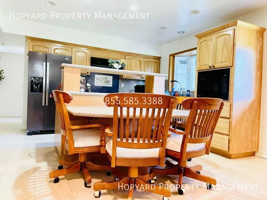 12105 Kristy Lane, Saratoga, CA 95070 photo 3