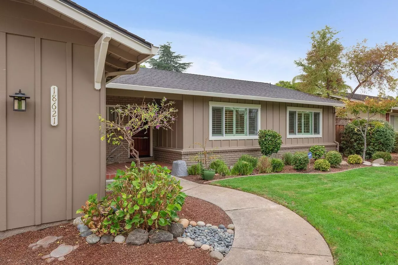 Beautiful and Immaculate West Saratoga 4 Bedroom 2 Bath Home photo 2