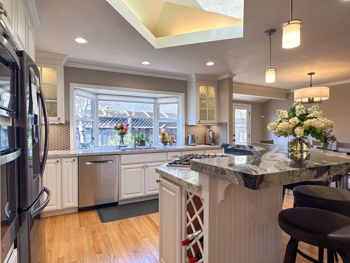 Elegant Saratoga Residence With Chefs Kitchen, Primary Suite &amp; Garden photo 5