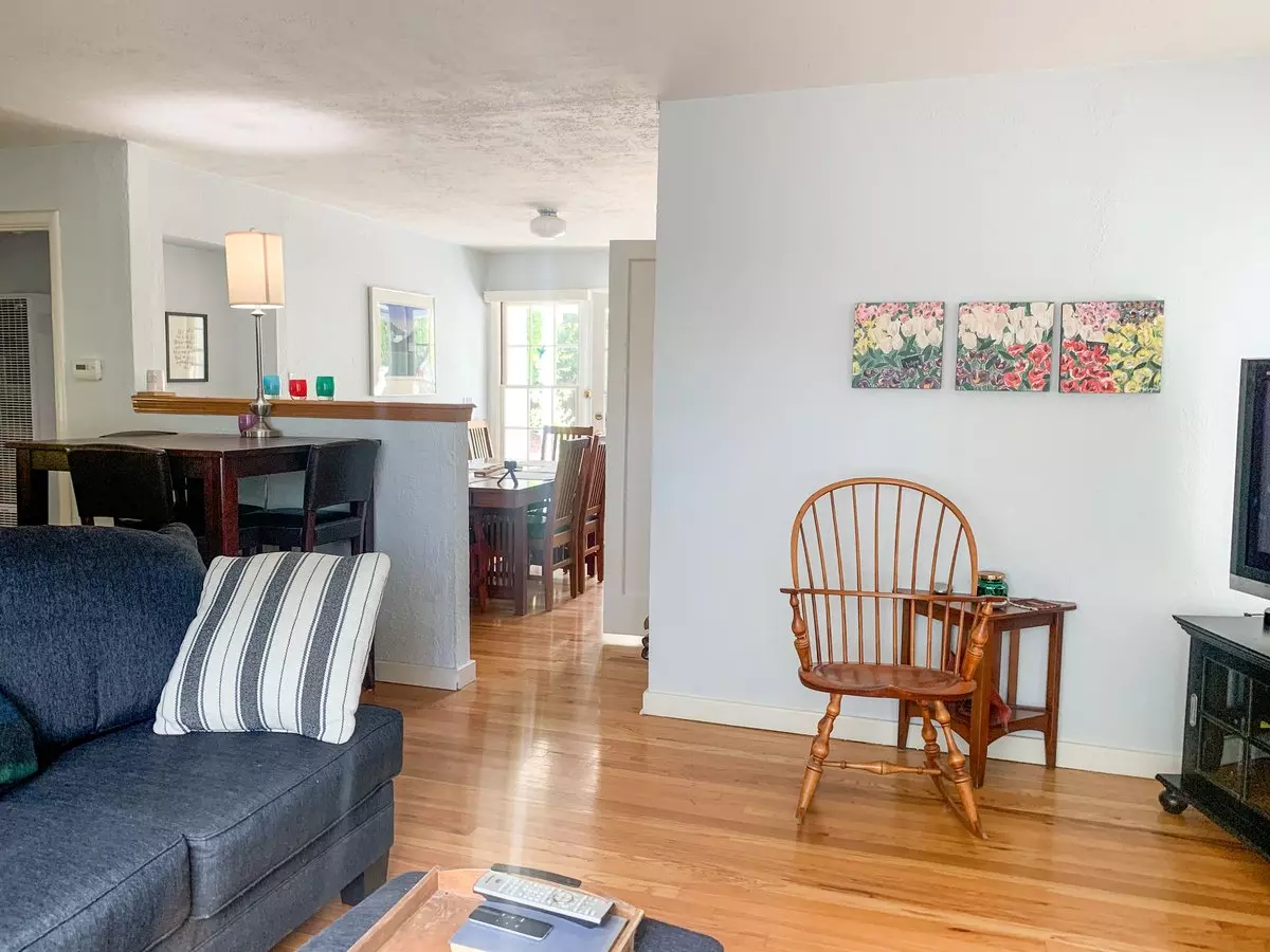 20480 Walnut Ave photo 2