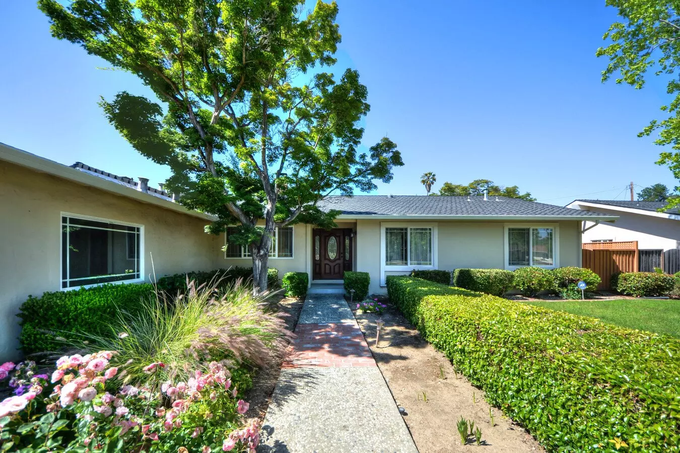 Perfectly Located 4 Bed / 2.5 Bath Available In Highly Sought Saratoga photo 2