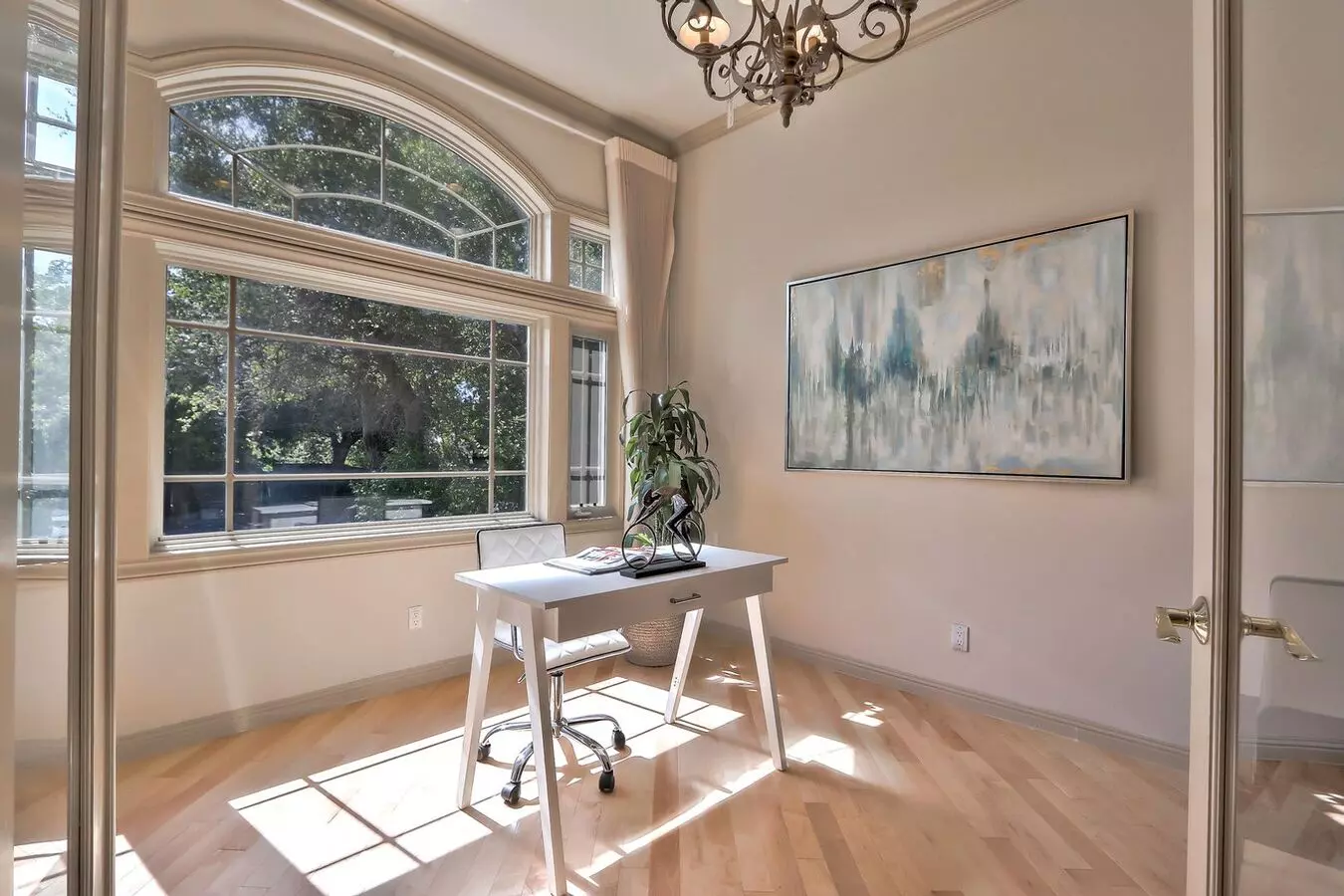 Saratoga 5 Bedrooms with Free Electricity from Solar System photo 4