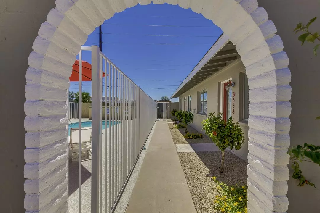 8635 E Coronado Rd Scottsdale, AZ 85257 photo 4