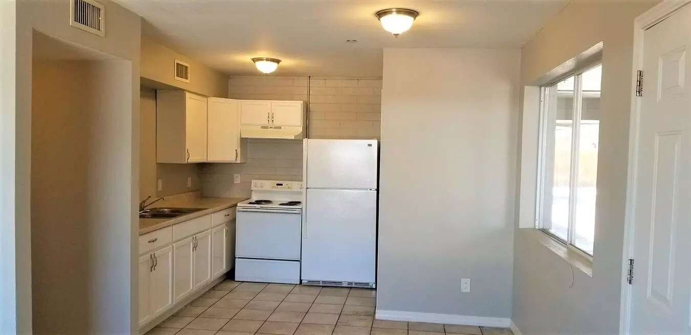 3208 N. 67th Place photo 4