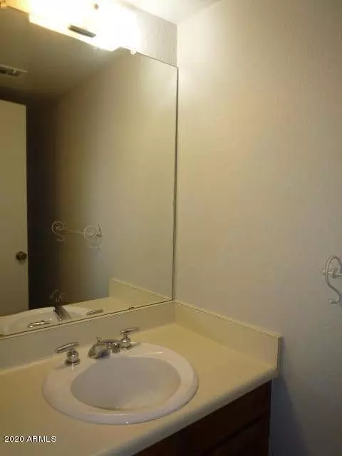 Terrific Location-just Minutes To Loop 101 &amp; Hwy 51, Desert Ridge! photo 3