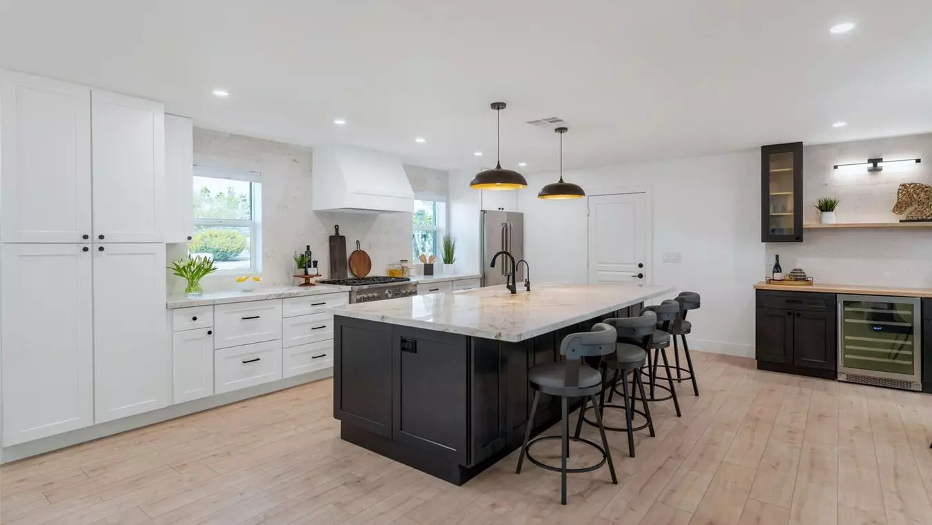 Rates Vary: photo 5
