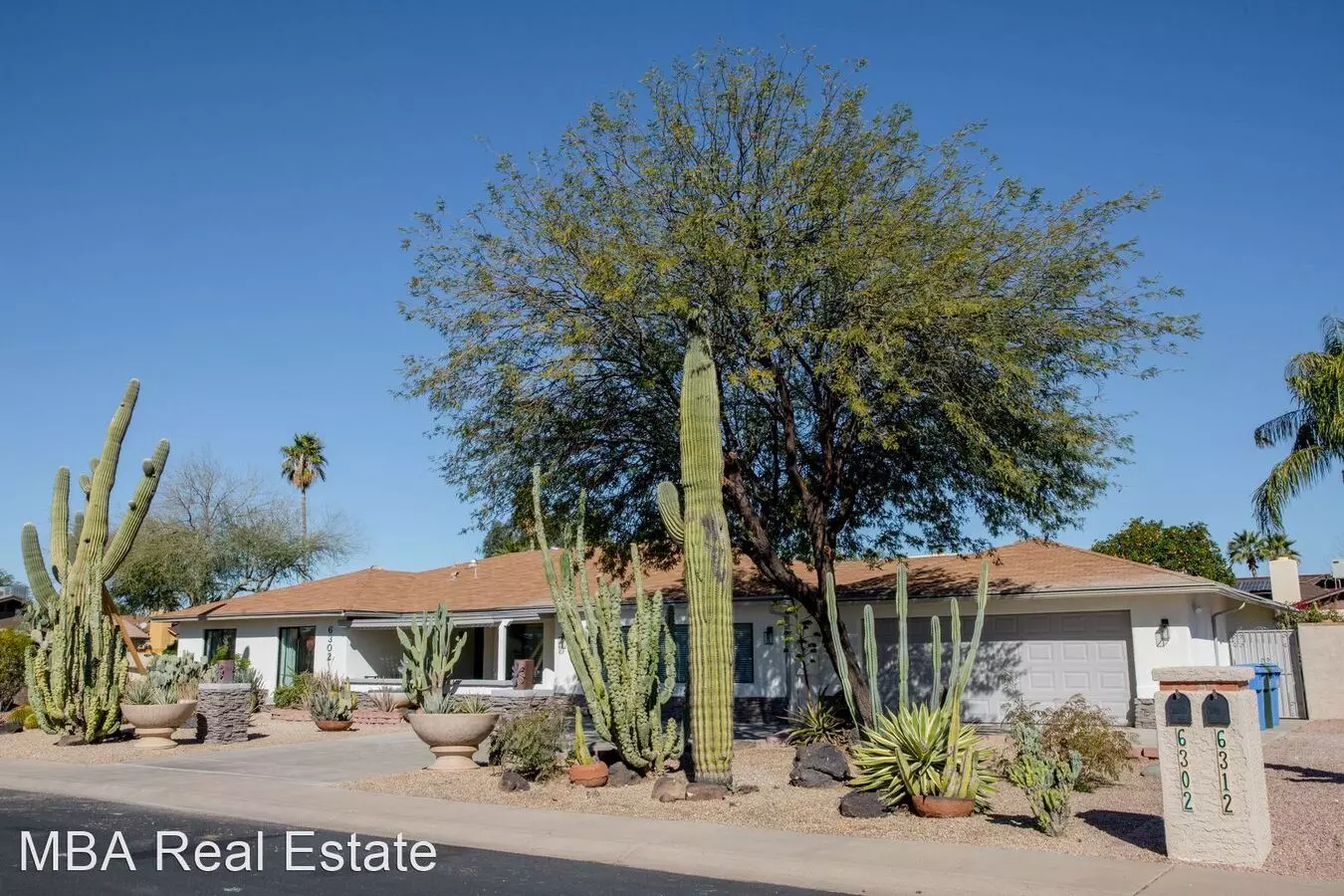 6302 East Winchcomb Drive, Scottsdale, AZ 85254 photo 2
