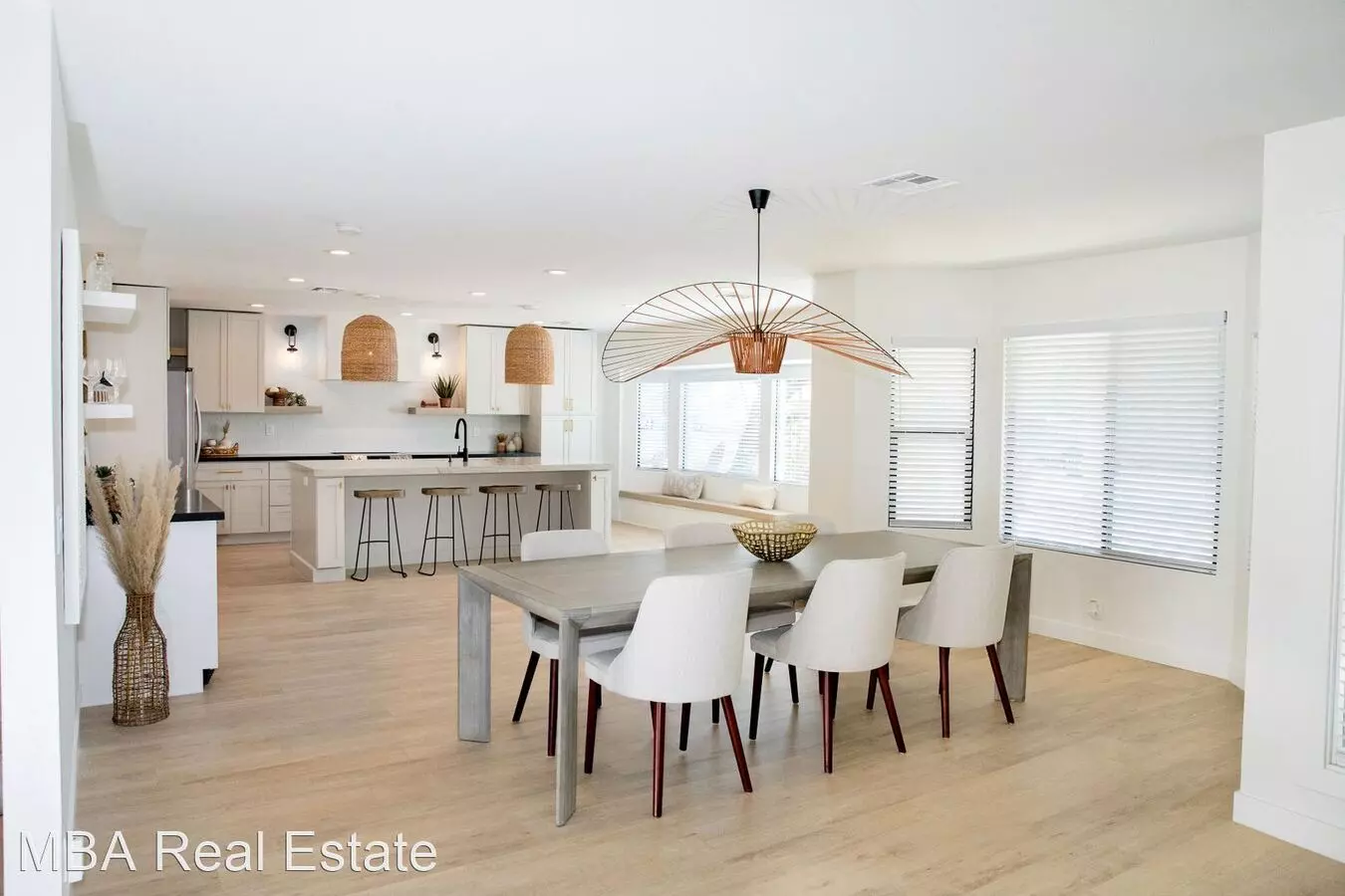 6302 East Winchcomb Drive, Scottsdale, AZ 85254 photo 4