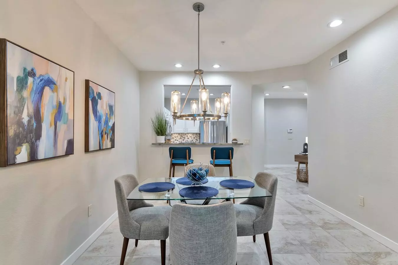 Rates Vary: photo 2