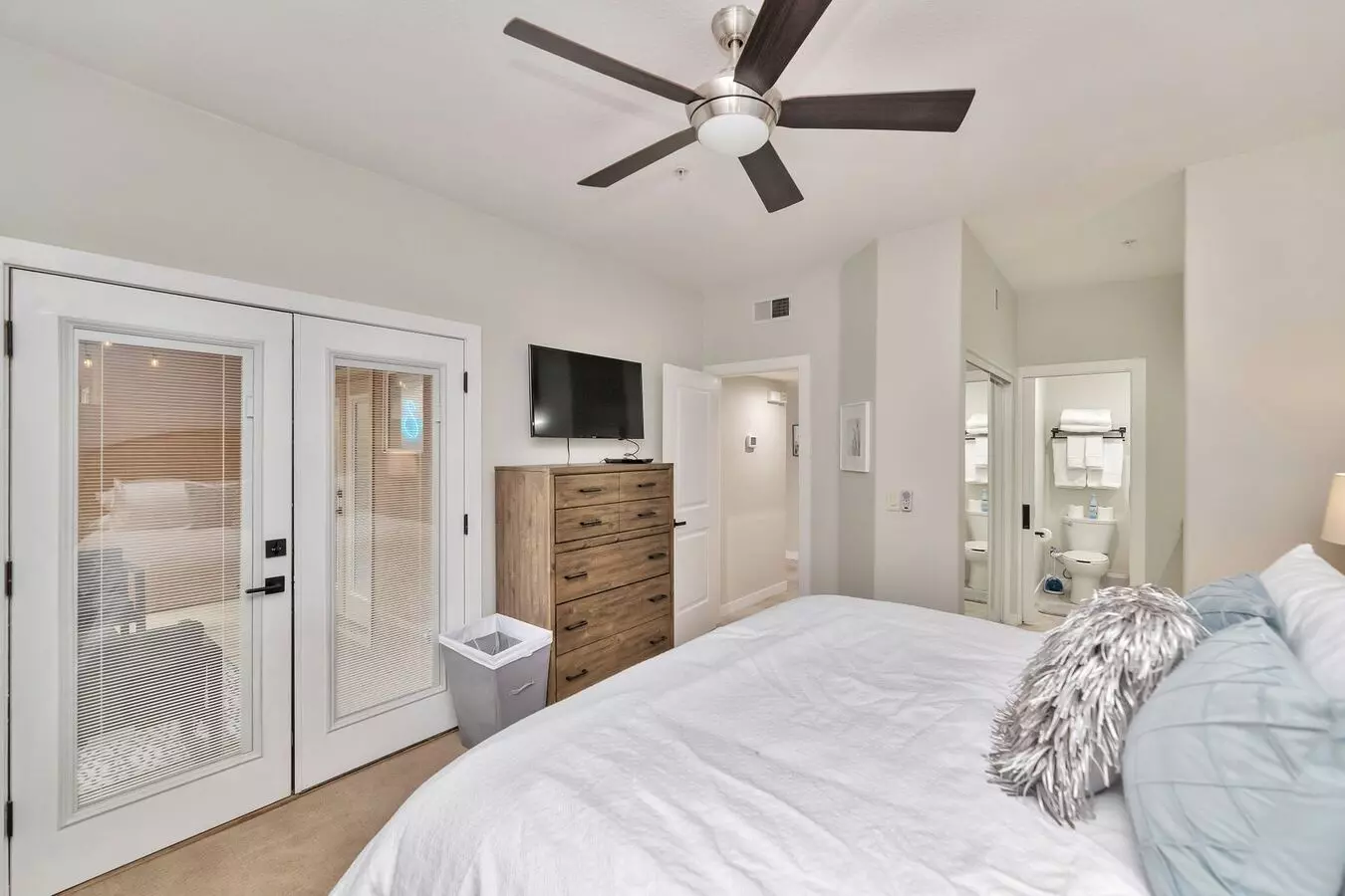 Rates Vary: photo 5