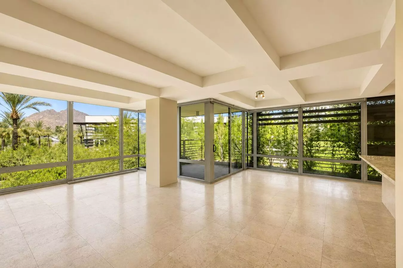 7121 E Rancho Vista Dr Scottsdale, AZ 85251 photo 4