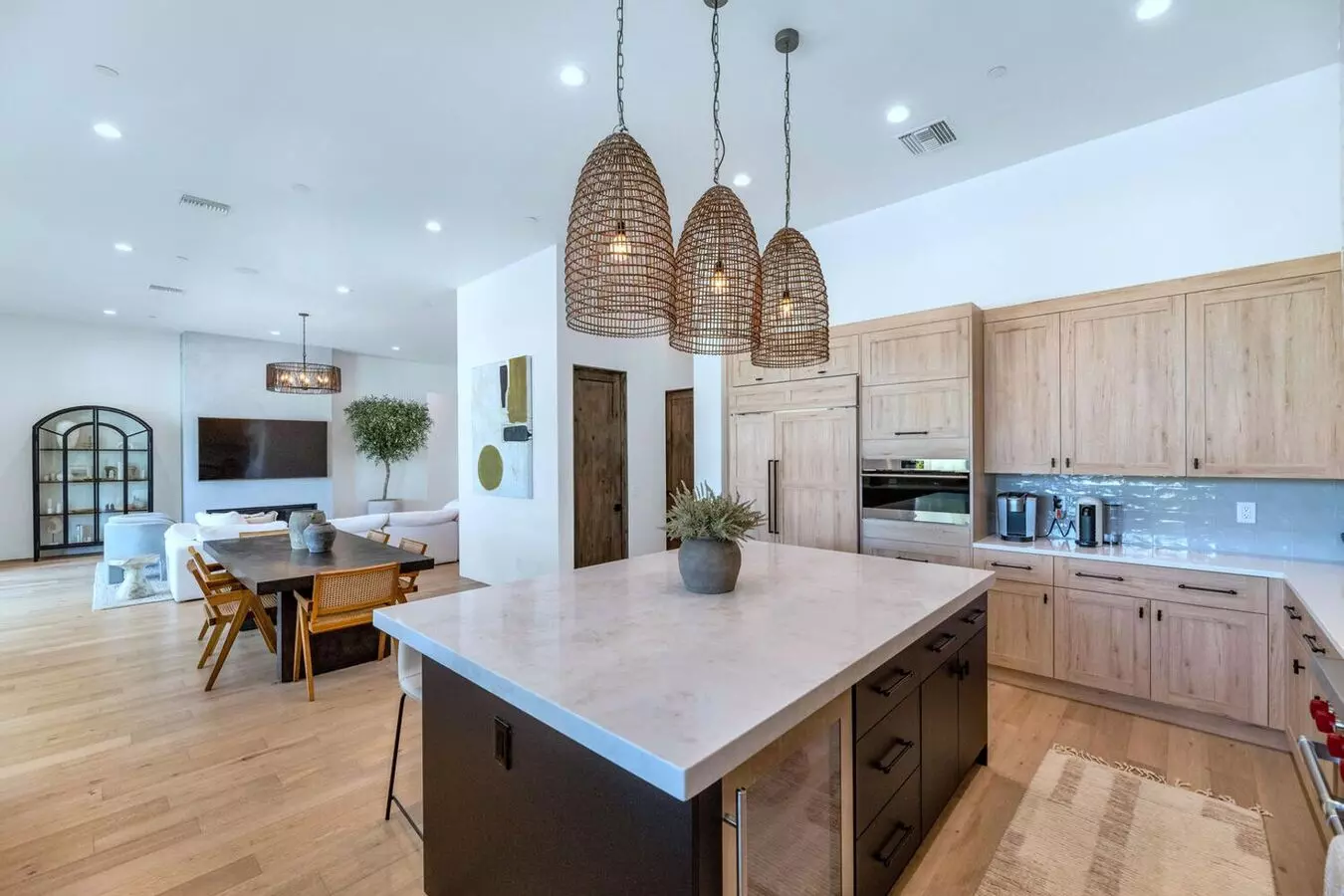 Rates Vary: photo 3