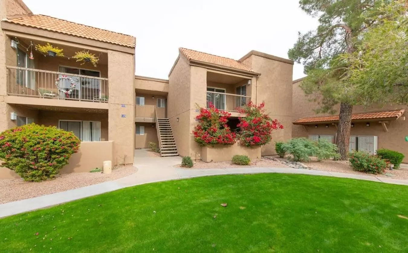 8256 E Arabian Trail Scottsdale, AZ 85258 photo 4