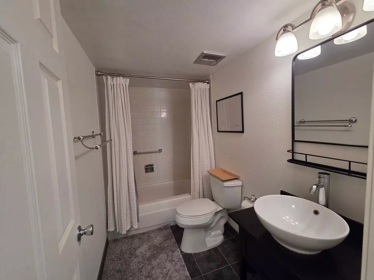 7920 E CAMELBACK Road photo 4