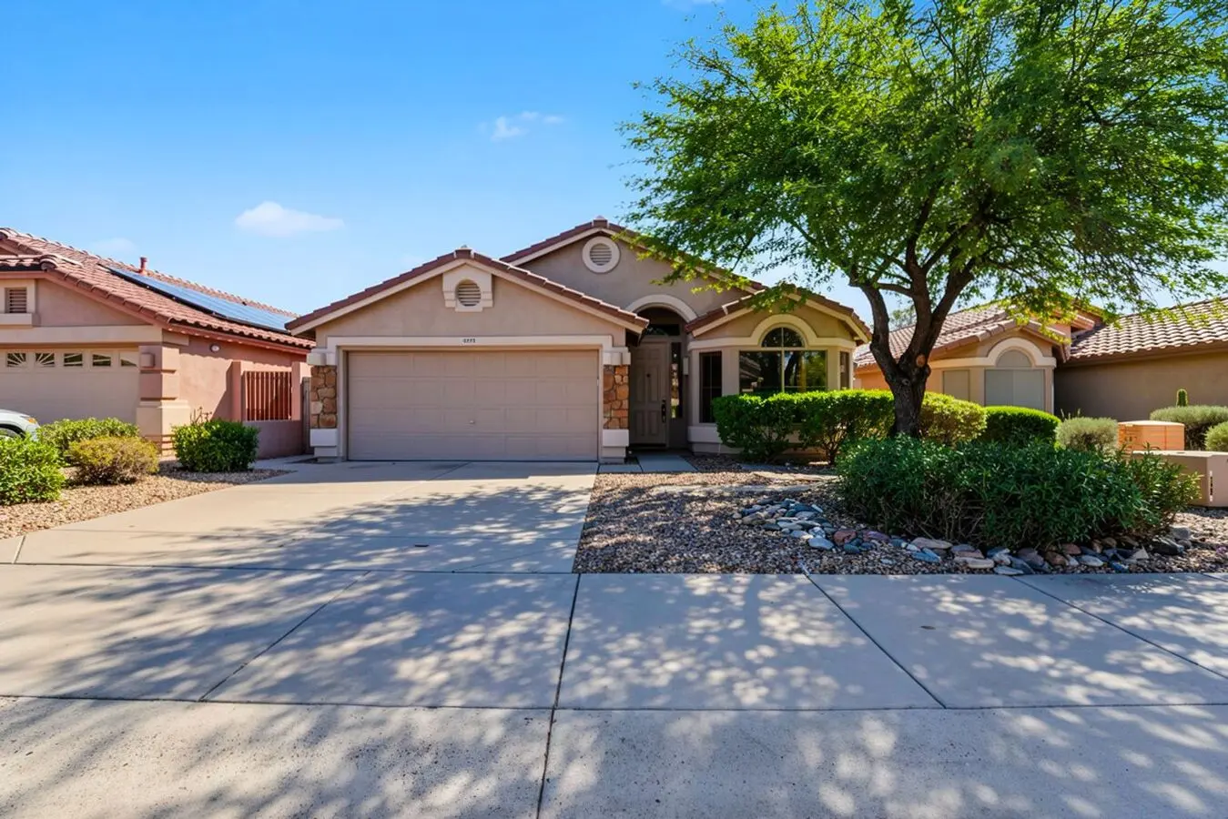 Beautifully Maintained Home In A Desirable Scottsdale Location! photo 2