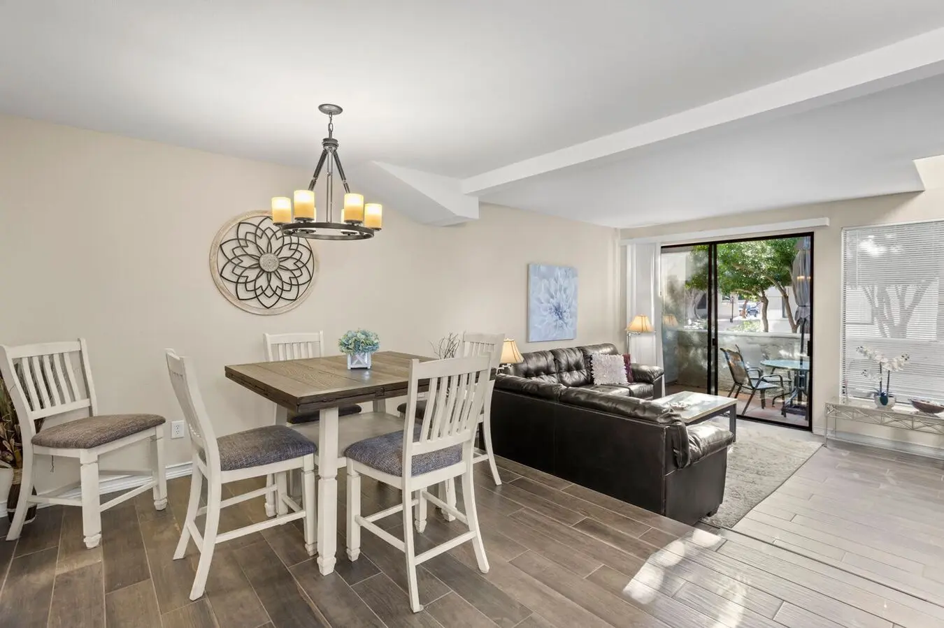 **coming Soon*** Venetian II 2 Bedroom 2 Bath Condo With Garage In Heart Of North Scottsdale photo 5