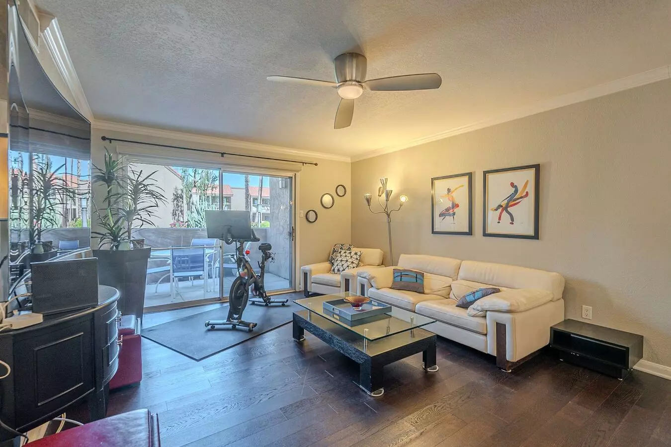 Furnished! 2 Bed/2 Bath In Scottsdale photo 3