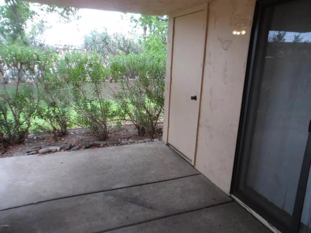 Great Townhome In Scottsdale - 2 Bed 1.75 Bath Unfurnished! photo 2