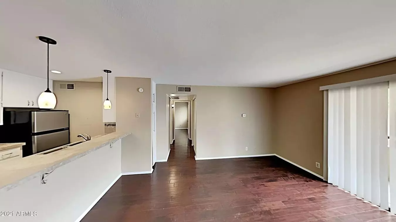 8055 E THOMAS Road photo 5