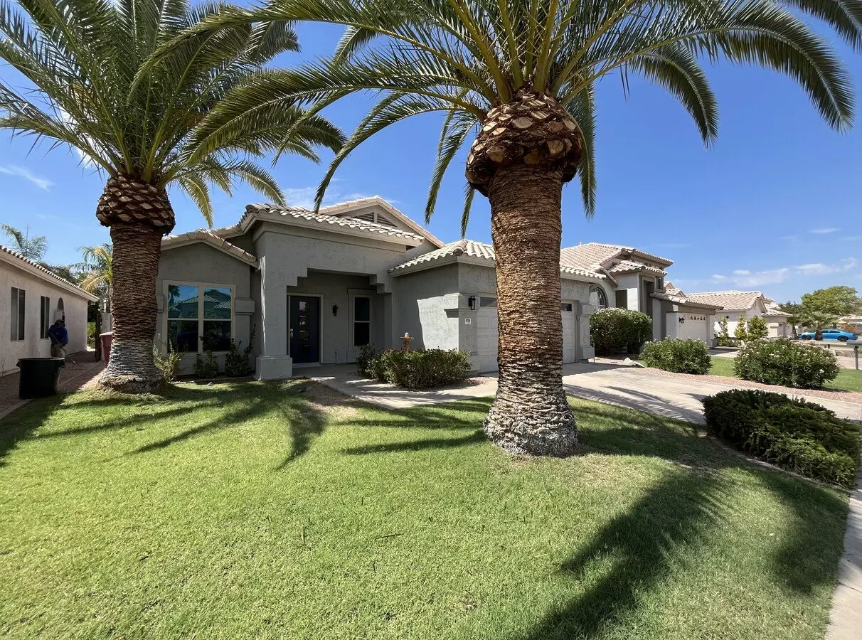 8709 E Gail Rd photo 3