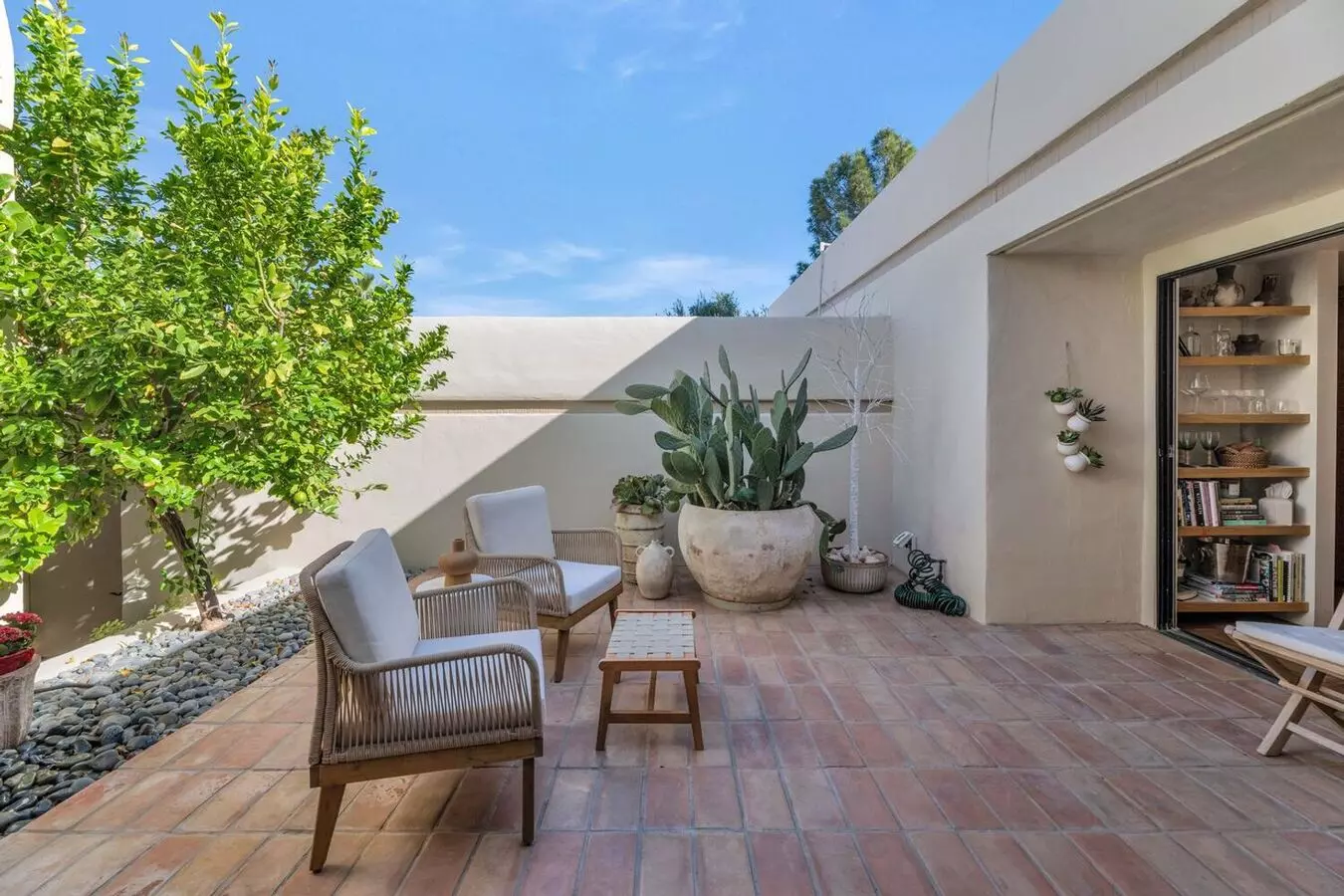 Rates Vary: photo 4