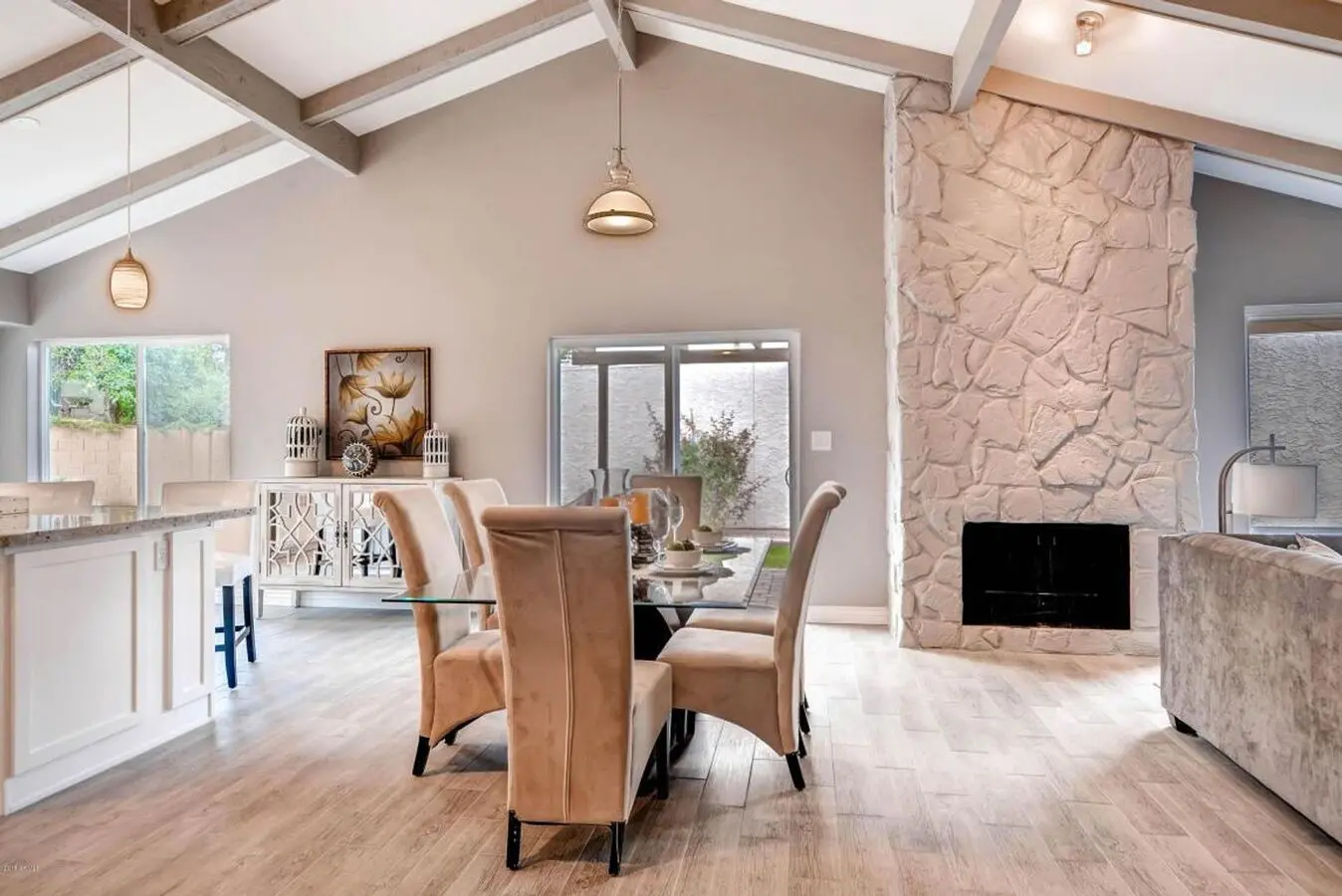 Stunning Furnished 2 Bed/2 Bath Condo In Mccormick Ranch