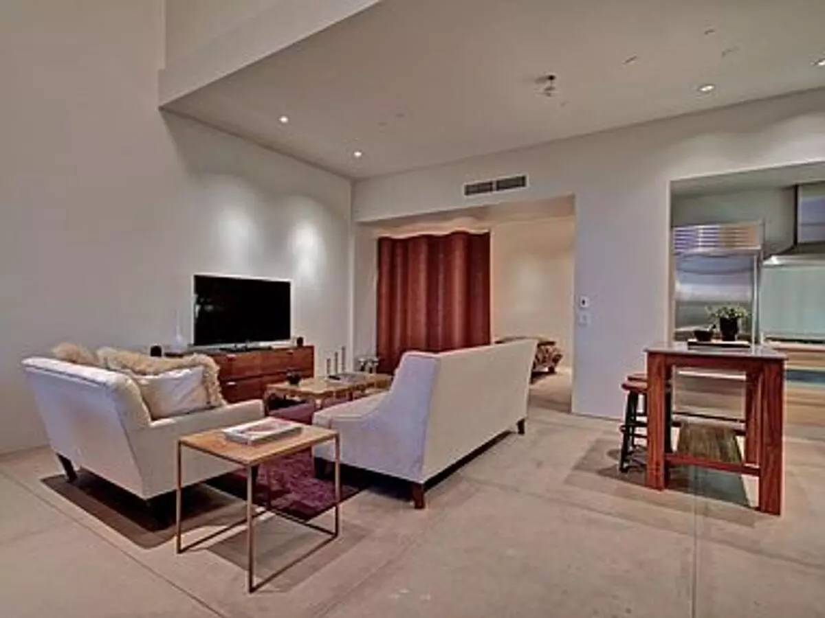 Stylish 2 Bed | 2 Bath Condo in Prime Scottsdale Location photo 2