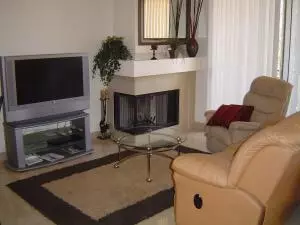 Amazing Unfurnished Condo In Scottsdales Racquetclub! photo 4