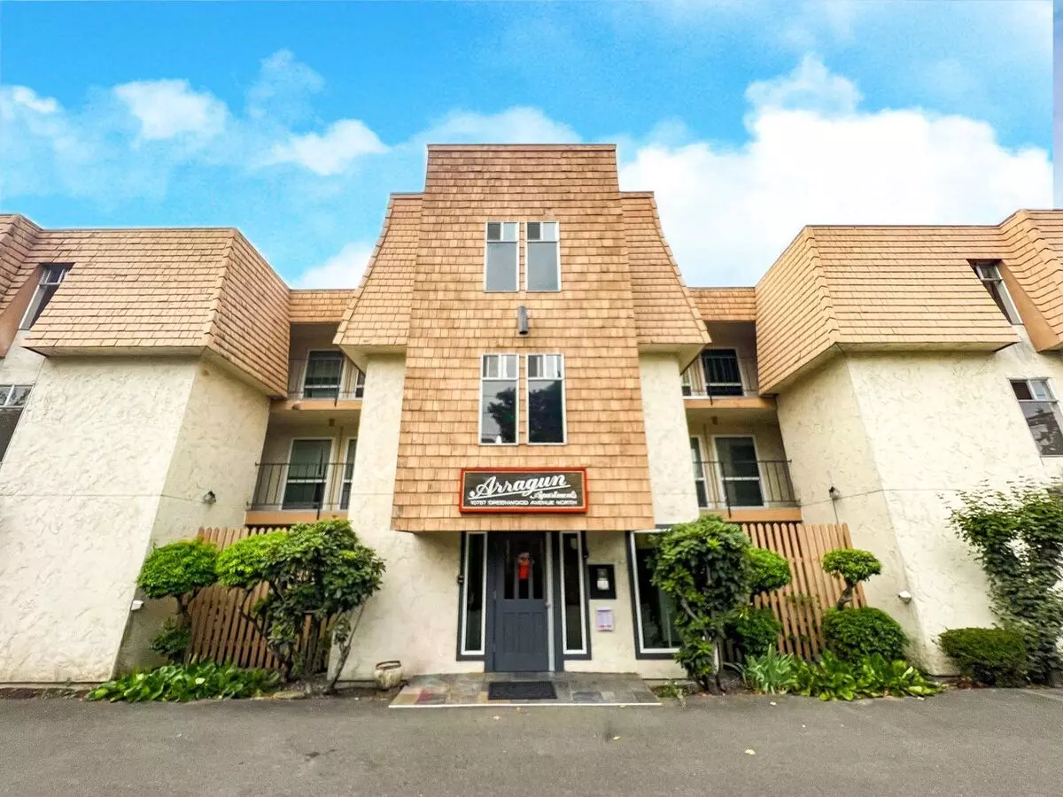 10757 Greenwood Ave N arragun@northwestapartments.com photo 4