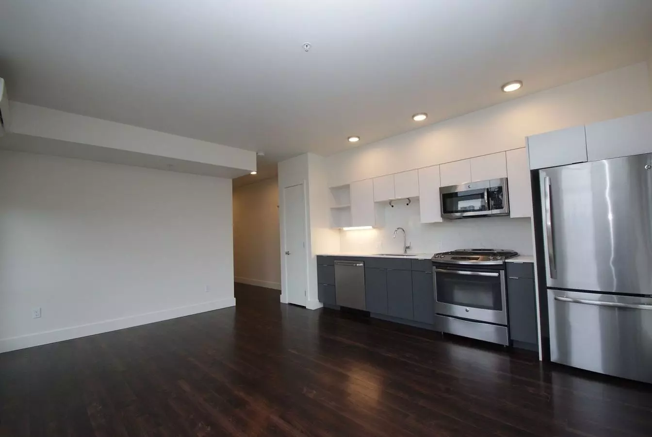 Waterton Eastlake Apartments photo 3