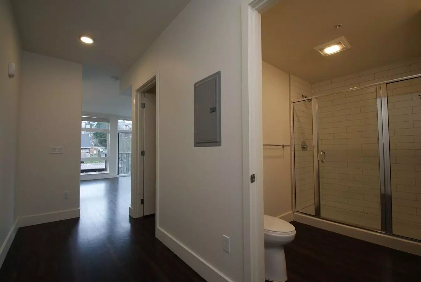 Waterton Eastlake Apartments photo 4