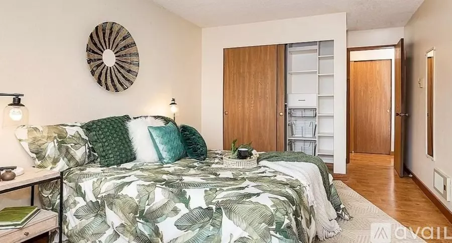 1740 NE 86th St Seattle, WA 98115 photo 4