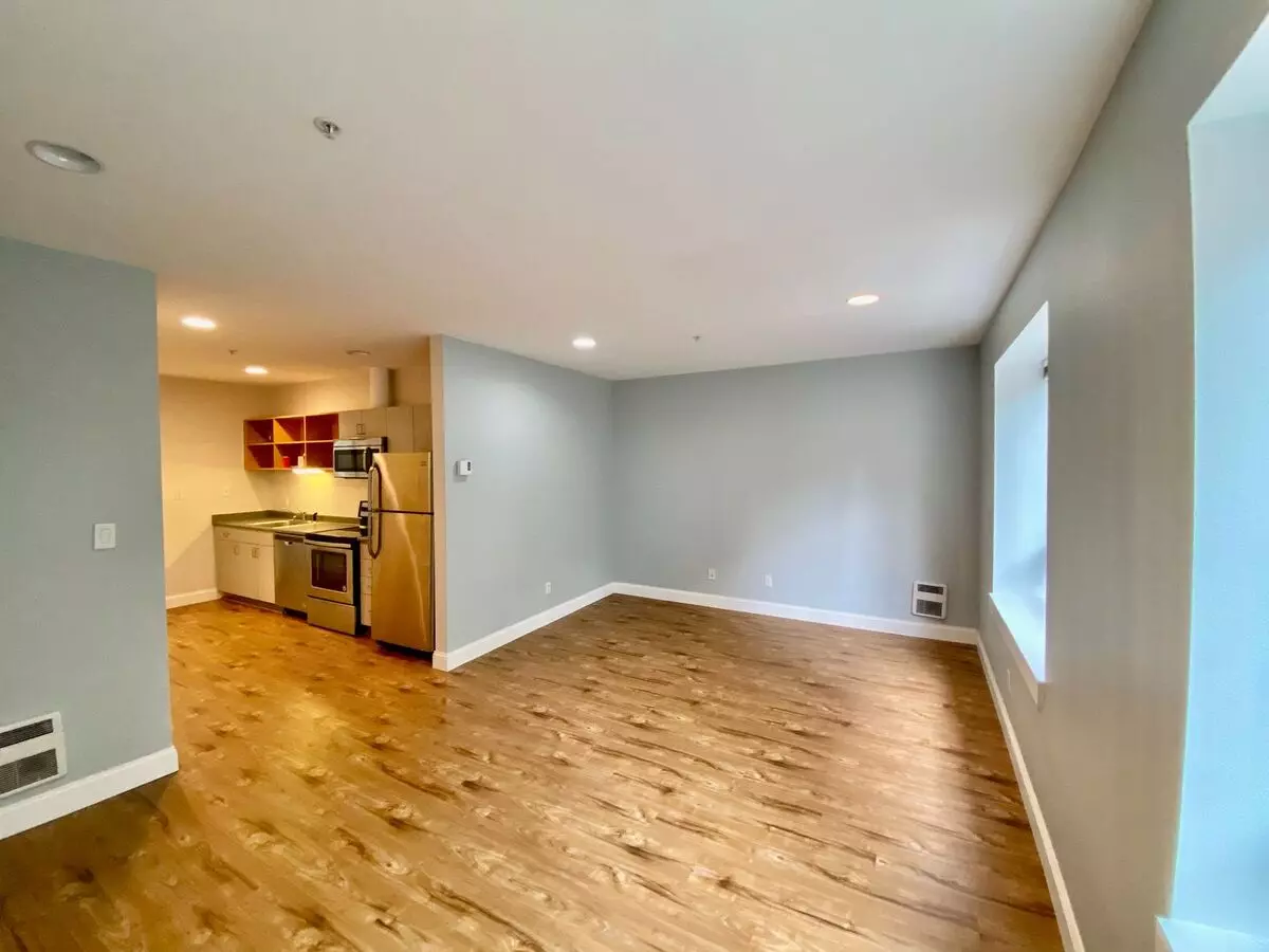 66 Bell St Seattle, WA 98121 photo 4