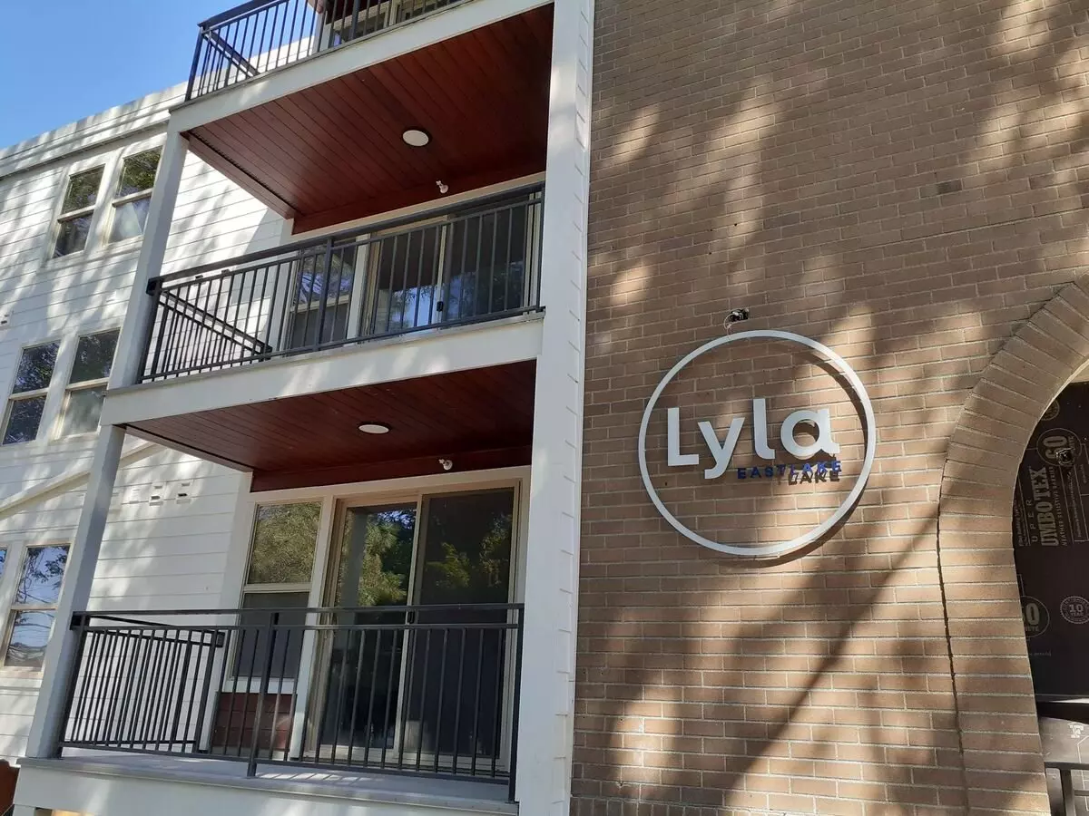LYLA  Eastlake  Apartments photo 5