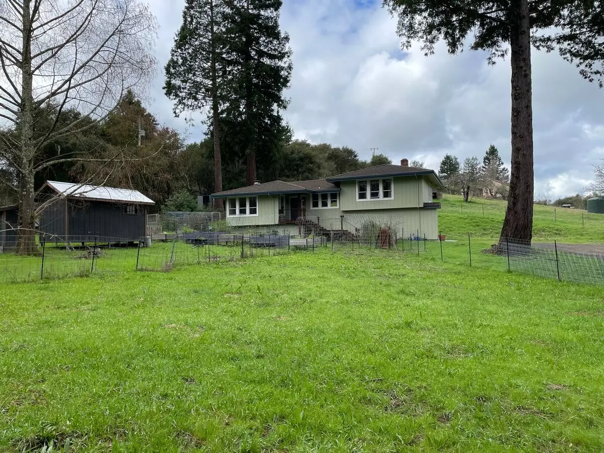 1138 Square Feet Private Two Bedroom, Two Bath Upgraded Home On 4 Acres, 1 Car Garage, Chicken Coop And 5 Minutes From Downtown Sebastopol photo 3