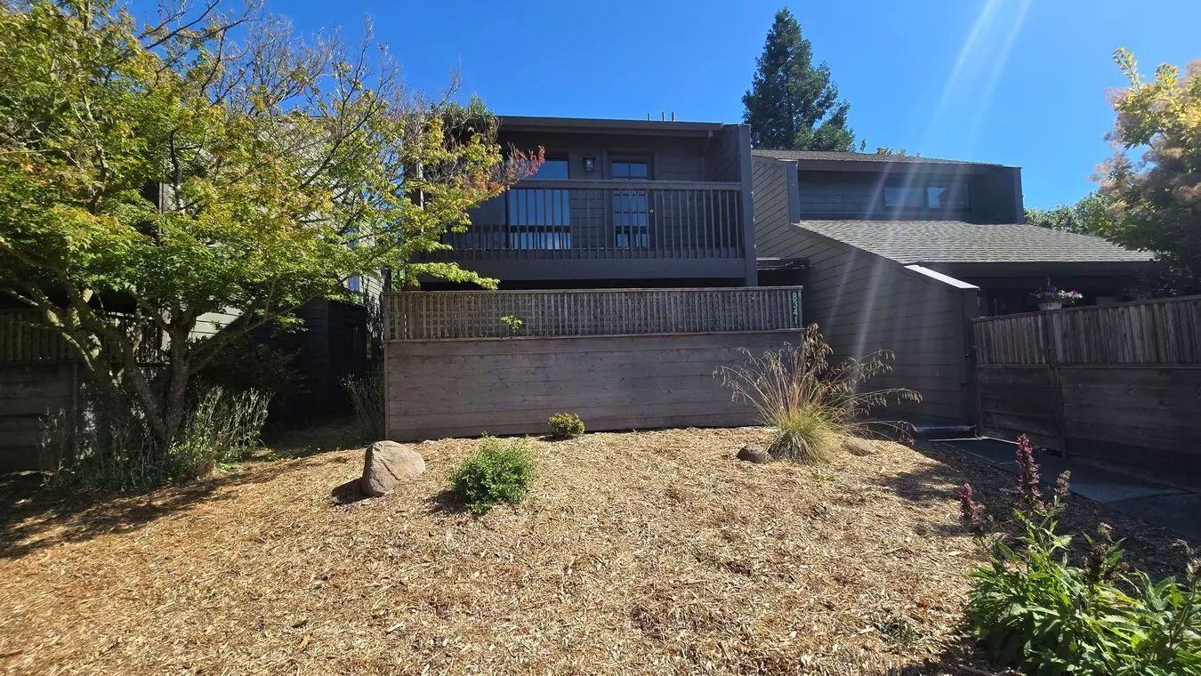 8341 Valley View Ct
